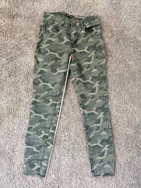 New Women's Maurices Camo Full-Length Skinny Jeans Size Reg S